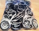 Bag of 300 Poly Black and White Bands 3/4